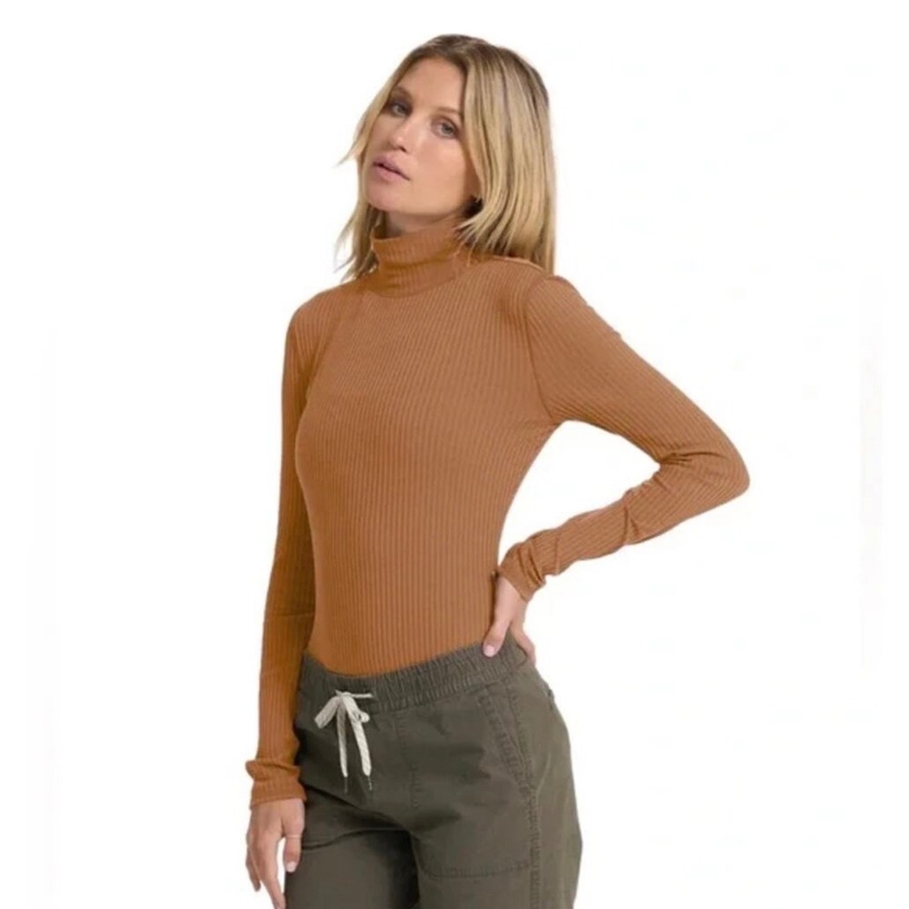 Vuori Bleeker Bodysuit S Caramel Brown Ribbed Turtleneck Long Sleeve VW1075